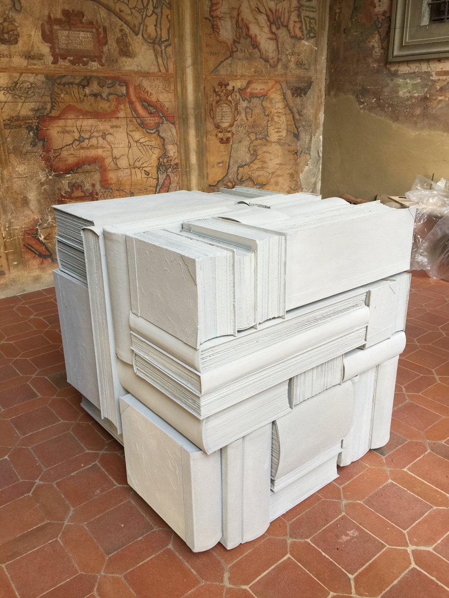 GiuntiEditore's tweet photo. Cultura contro il terrore: #GiuntiEditore dona al @comunefi barriere antisfondamento a forma di libro. Se ne parla oggi a @TempodiLibri con Riccardo Levi, Martino Montanarini e @TommasoSacchi. #OnlyCultureCanStopTerrorism
#CallForArts #FlorenceCalling https://t.co/Nvc5K2TmMV https://t.co/68YddPldnL