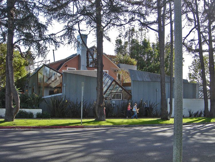 halebole's tweet photo. Spotlight: Frank Gehry https://t.co/Znv3IWQmlb #design #architecture https://t.co/5eoQmKDgO7