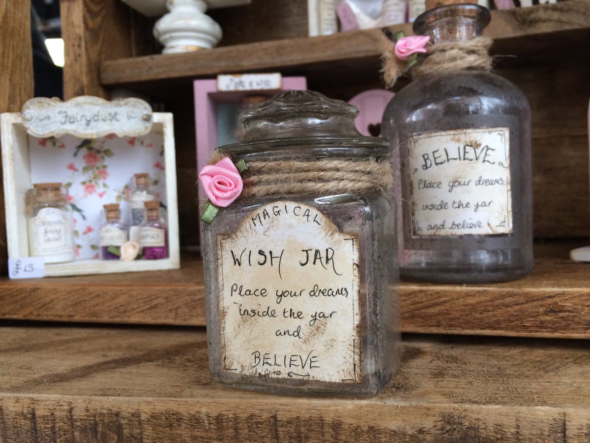 #ashbourne <a href="/MarketCoOnline/">The Market Co Online</a>  this Sunday #fairydoors and much more 😄#mothersday  first time in Ashbourne, very excited😄😄😄