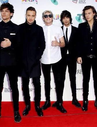 jamaisoul's tweet photo. Lets all wear black and not tell Niall
#OneDirectionBestFans https://t.co/JYOgV2LO8p