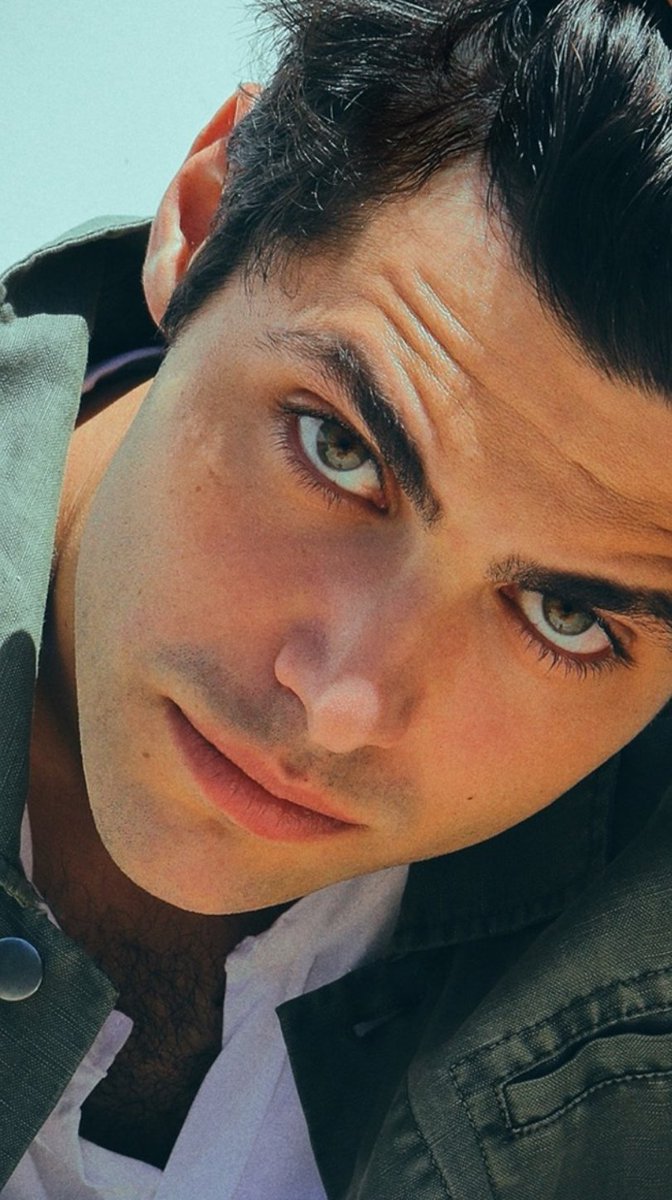 miuniversobl's tweet photo. Alexander, my beautiful Nephilim, see you soon too.When I think of Magnus, it's with you too.Magnus is Alec and Alec is Magnus. You're Malec! π€
#aleclightwood #matthewdaddario #Malec #MalecIsComing #MalecIsLove https://t.co/OTeKTqhz2f