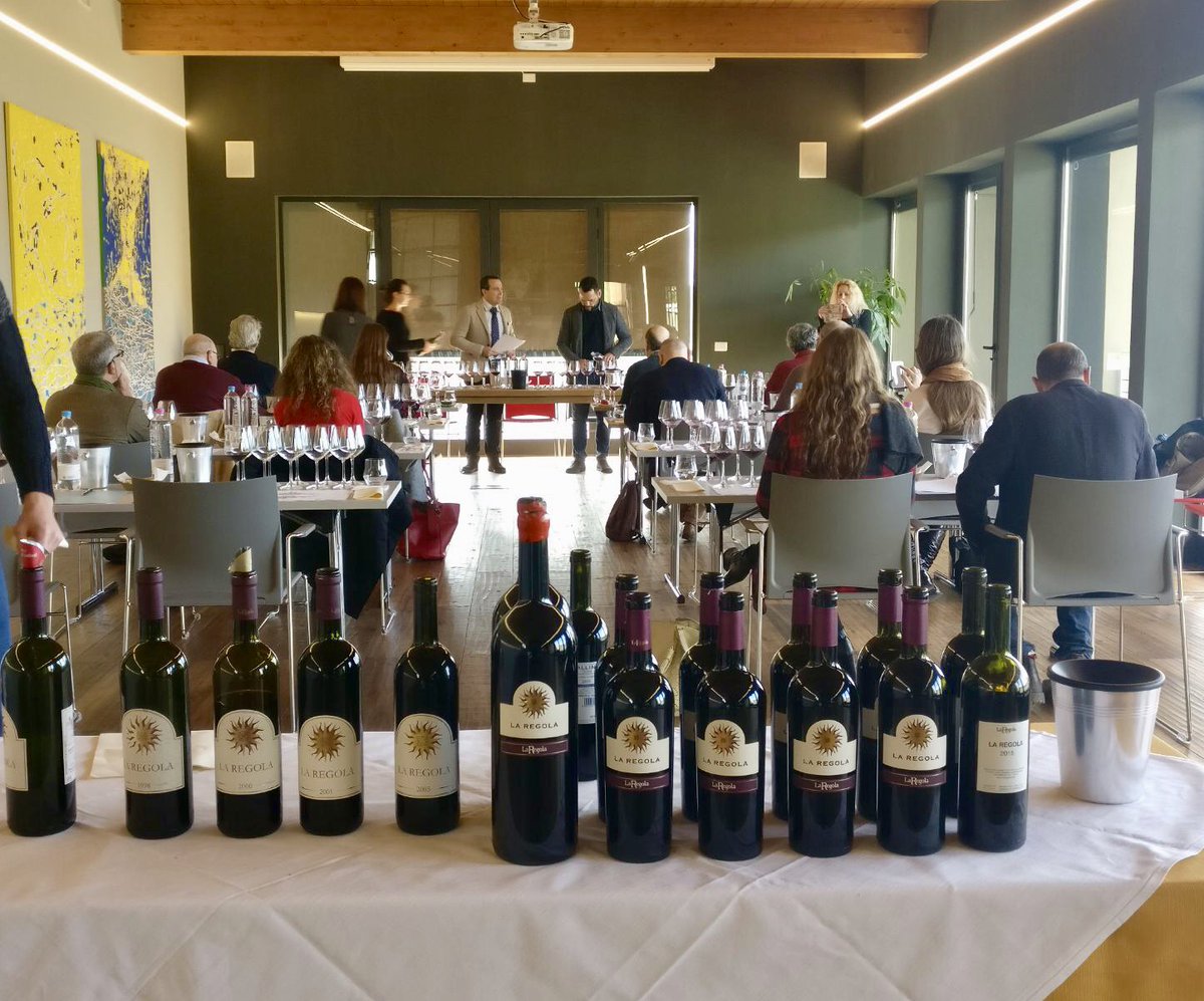 newswines's tweet photo. Dagli #us #nyc al #tasting vertical di Podere La Regola con la stampa per festeggiare i primi venti anni con la nostra 1998 de La Regola in grande forma #prvino #prwineconsulting #winetrotter #winetasting https://t.co/qPIRQNbcs9