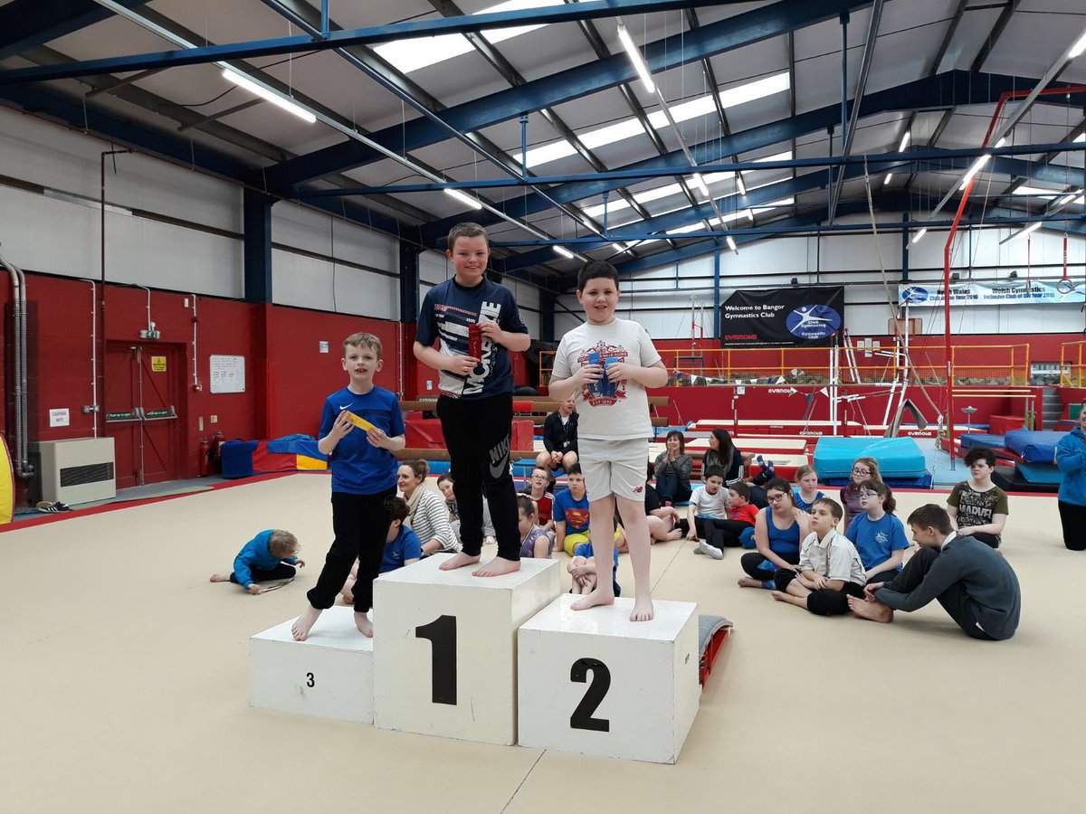 YPendalar's tweet photo. Diwrnod gret yn y gystadleuaeth Gymnasteg, da iawn i Jamie, Blake a Ciran sy’n mynd ymlaen i’r rownd nesaf yn Y Bala @BangorGym https://t.co/chfjzMEeLy