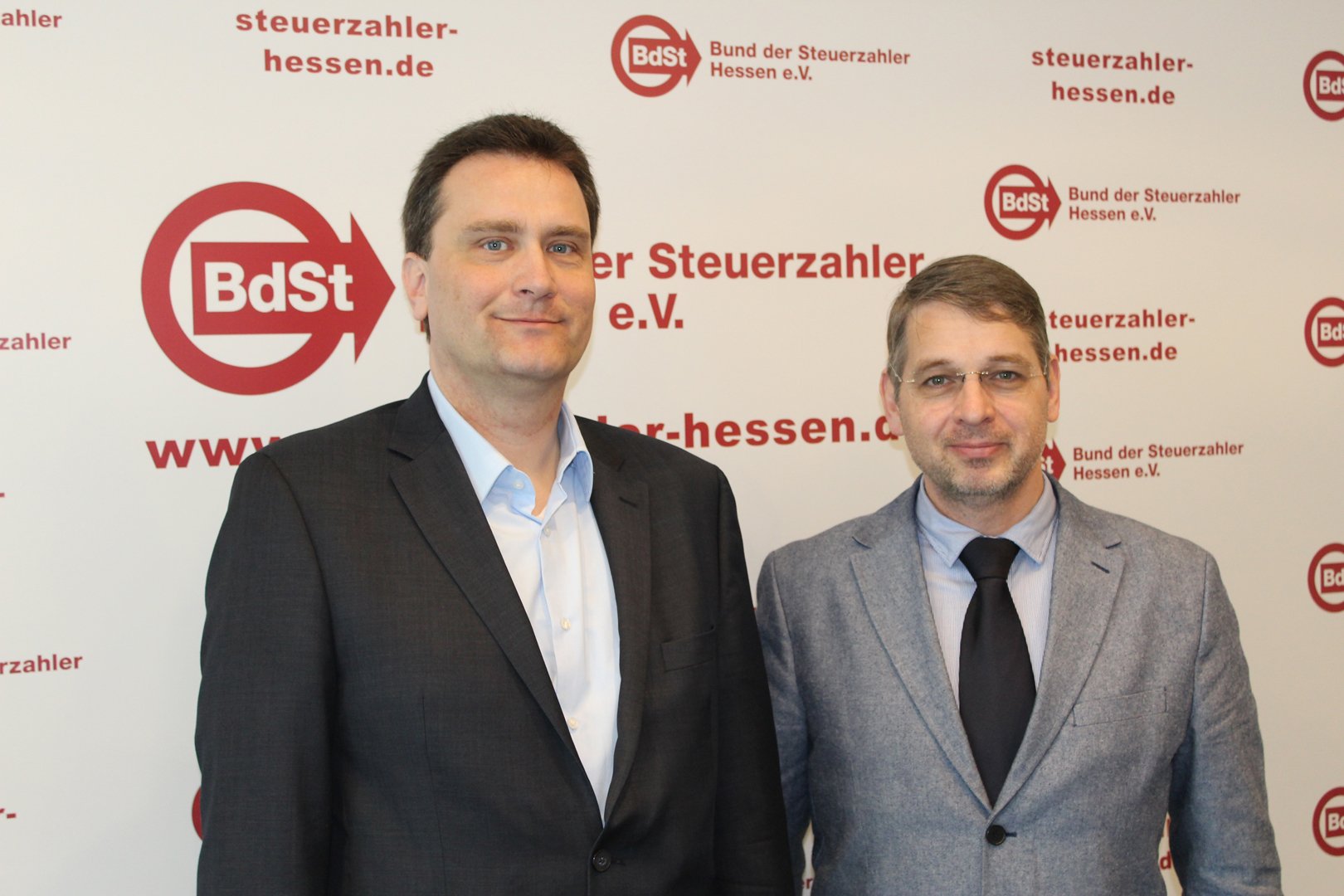 Alexander Muller V Twitter Groko Bringt Teure Ausgabenprogramme Und Wenig Entlastung Bund Der Steuerzahler Hessen E V Diskutiert Koalitionsvertrag Mit Westhessischem Bundestagsabgeordneten Alexander Muller T Co Qawxdaeng4 st