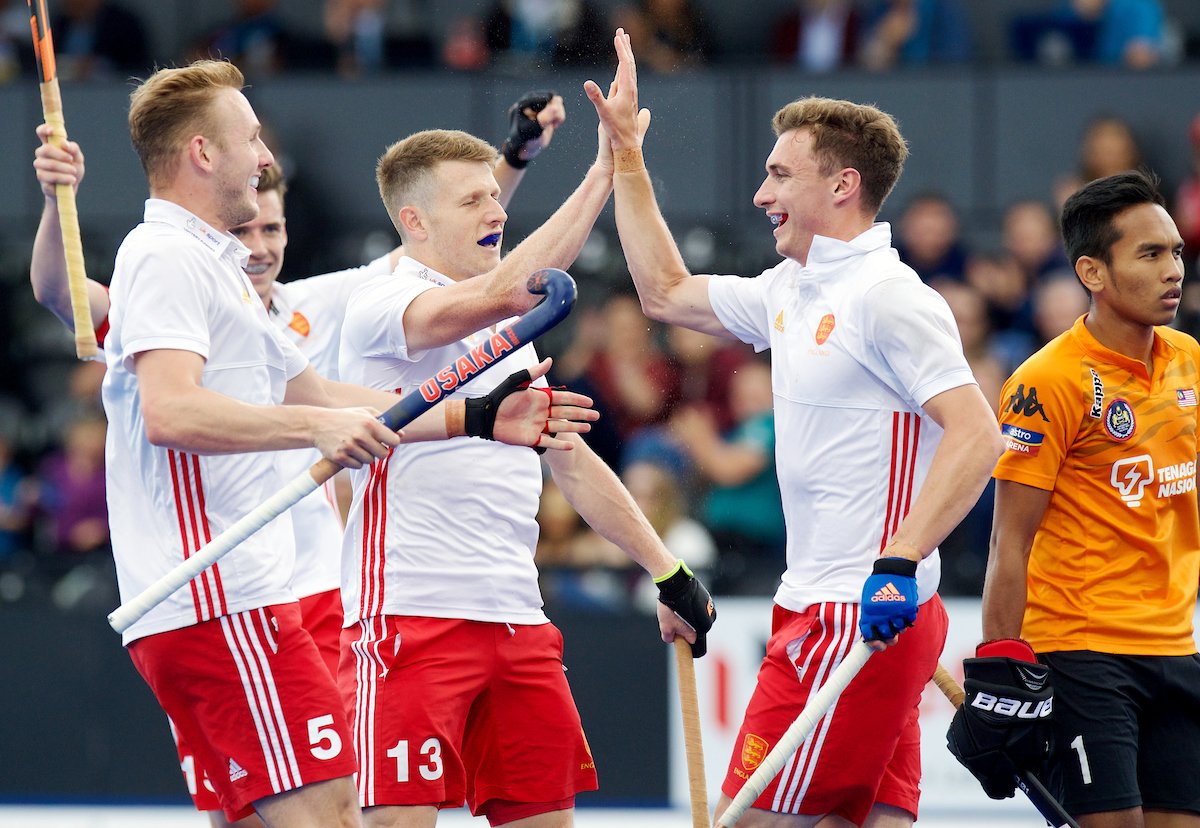 EnglandHockey's tweet image. Two Olympic Games 🏑
178 international caps 🏴󠁧󠁢󠁥󠁮󠁧󠁿 🇬🇧
And still only 25! Congrats on your 100th England appearance @HarryMartin_9 🙌