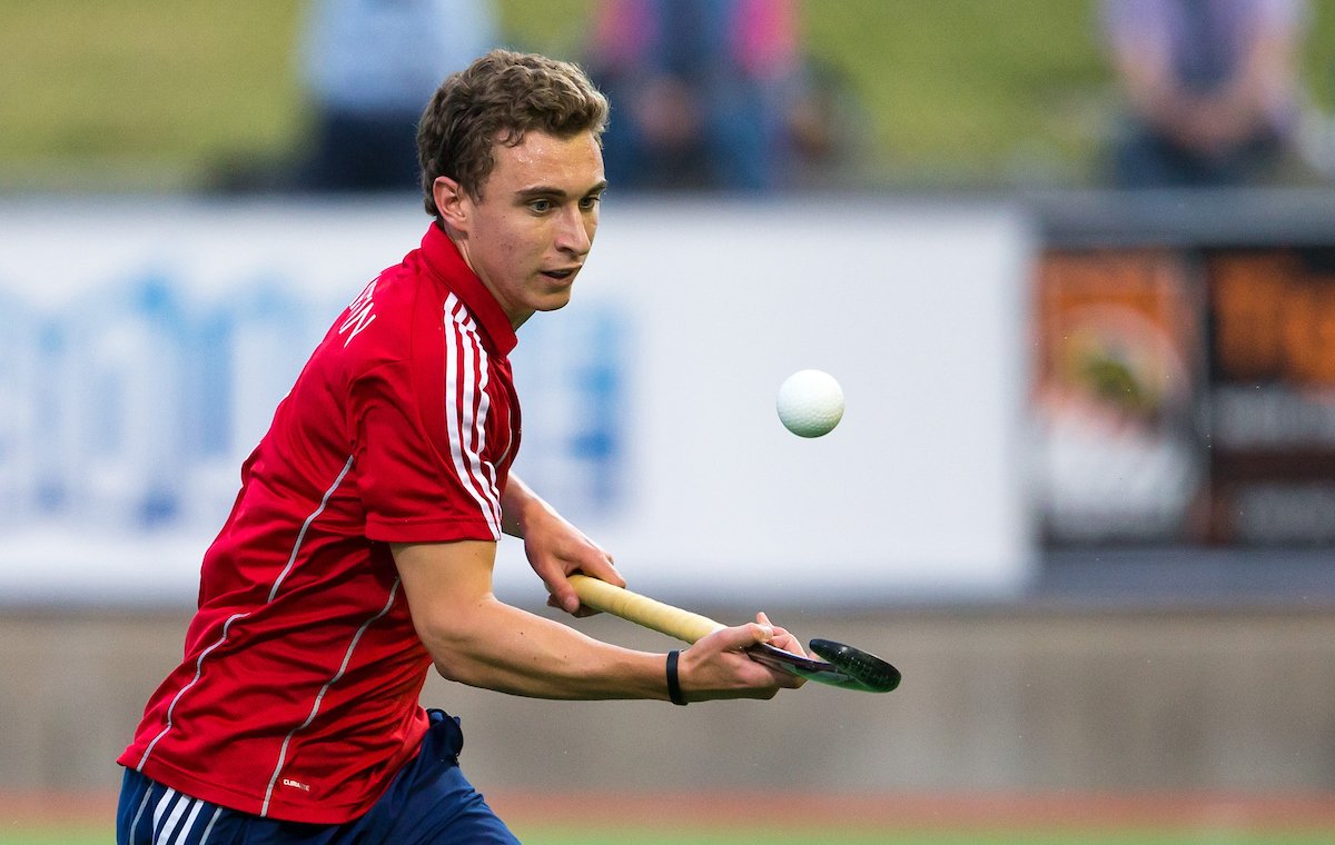 EnglandHockey's tweet image. Two Olympic Games 🏑
178 international caps 🏴󠁧󠁢󠁥󠁮󠁧󠁿 🇬🇧
And still only 25! Congrats on your 100th England appearance @HarryMartin_9 🙌