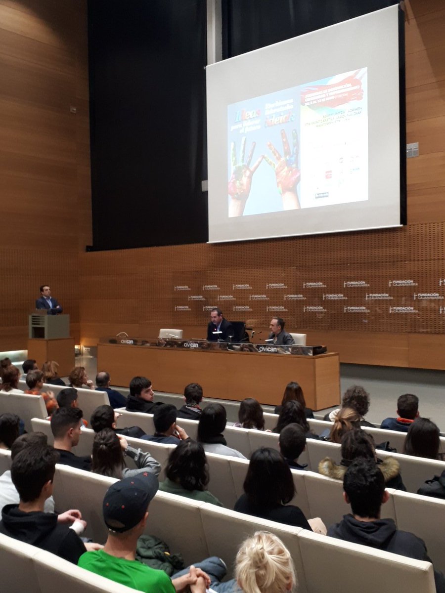 Después del taller, hoy toca el acto de clausura de la Semana ICE, una semana llena de actividades para #innovar, #emprender y ser #creativos con la formación profesional. Gracias a <a href="/FundCajaNavarra/">FundaciónCajaNavarra</a>, <a href="/gob_na/">Gobierno de Navarra</a> y <a href="/AJE_Navarra/">AJE Navarra</a> por la invitación a participar!