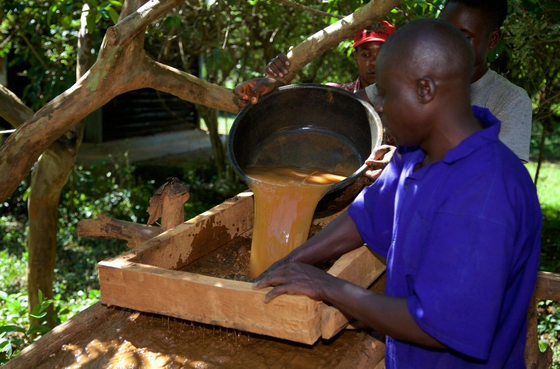 Read about @JTJewellery and how she strives to be an ethical designer by choosing <a href="/Fairtrade_Gold/">Fairtrade Gold</a> 💍 ow.ly/uCKW30iQMJi