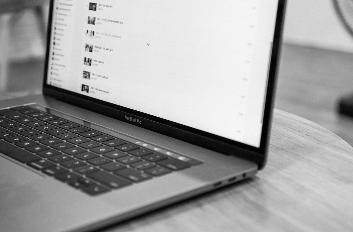 callumzone's tweet photo. Looking for an Apple Mac but don't want to pay full price? Try Immaculate Laptops on eBay! https://t.co/pdjmL0tLEj … #FridayFeeling #NewMusicFriday #macbook #apple #london #laptop #belfasthour #macbooktips #macbooktricks #mac #macbookpro #applenews https://t.co/1oCTFZmTpU