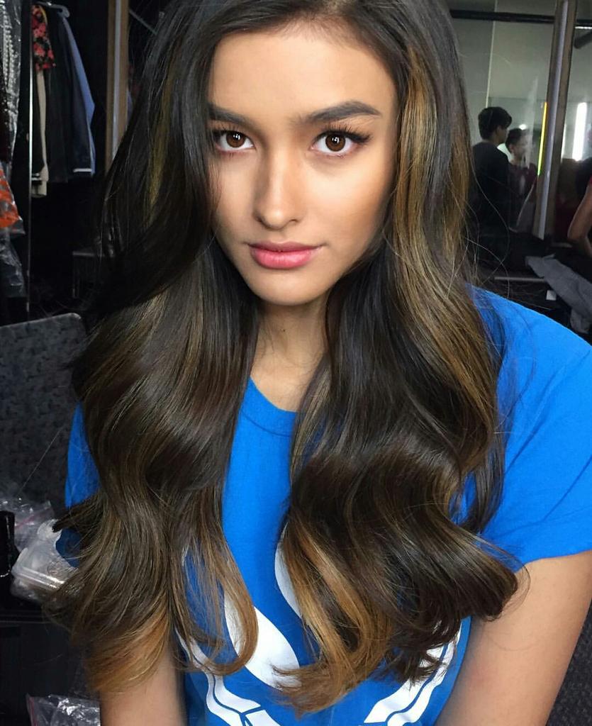 ugbaniel1's tweet photo. Serious but still gorgeous! https://t.co/C9pmnk5WcV