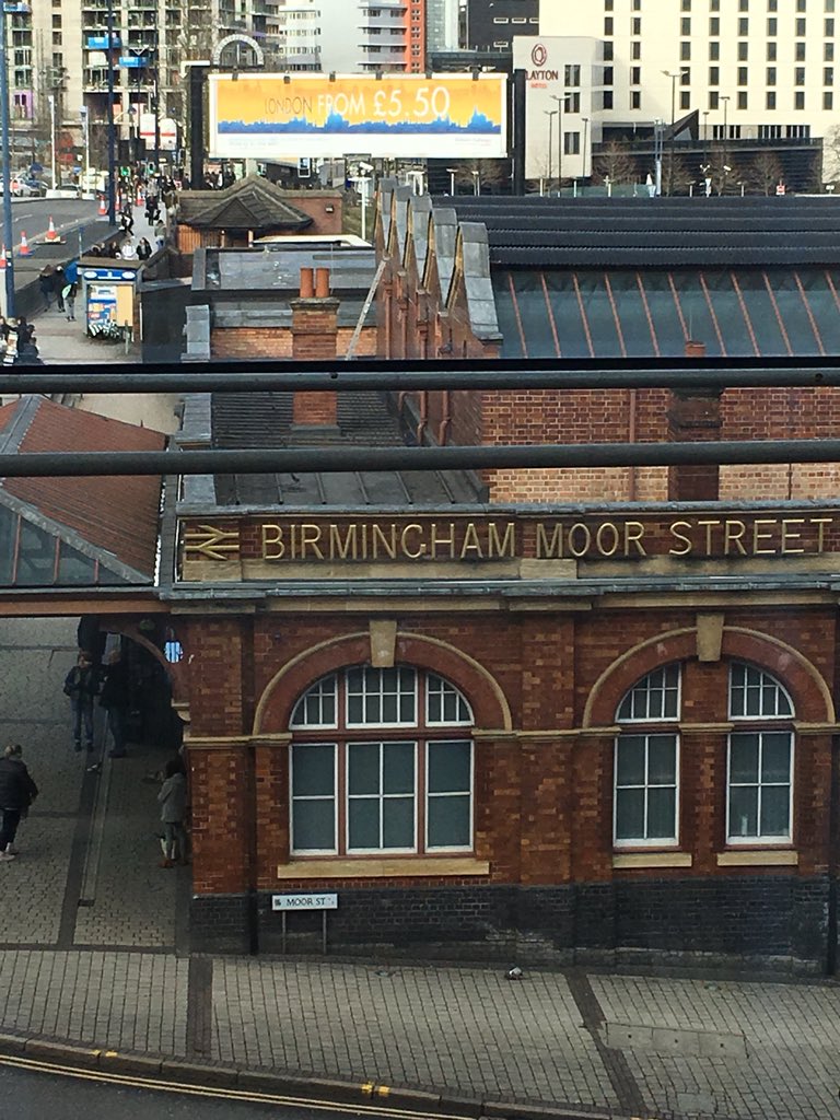 yvelynch's tweet photo. 👀👀👀���👀👀👀👀👀👀

"As eyes are the windows to the soul ......
Each of us is looking out at life from a different window in the same house." 👀😎

#etcb
#fromwhatigather
#life
#perspective
#eyeswideopen
#windows
#birmingham
#streetphotography
#spring18
#yvonnesphotos https://t.co/W3d0gaLU6M