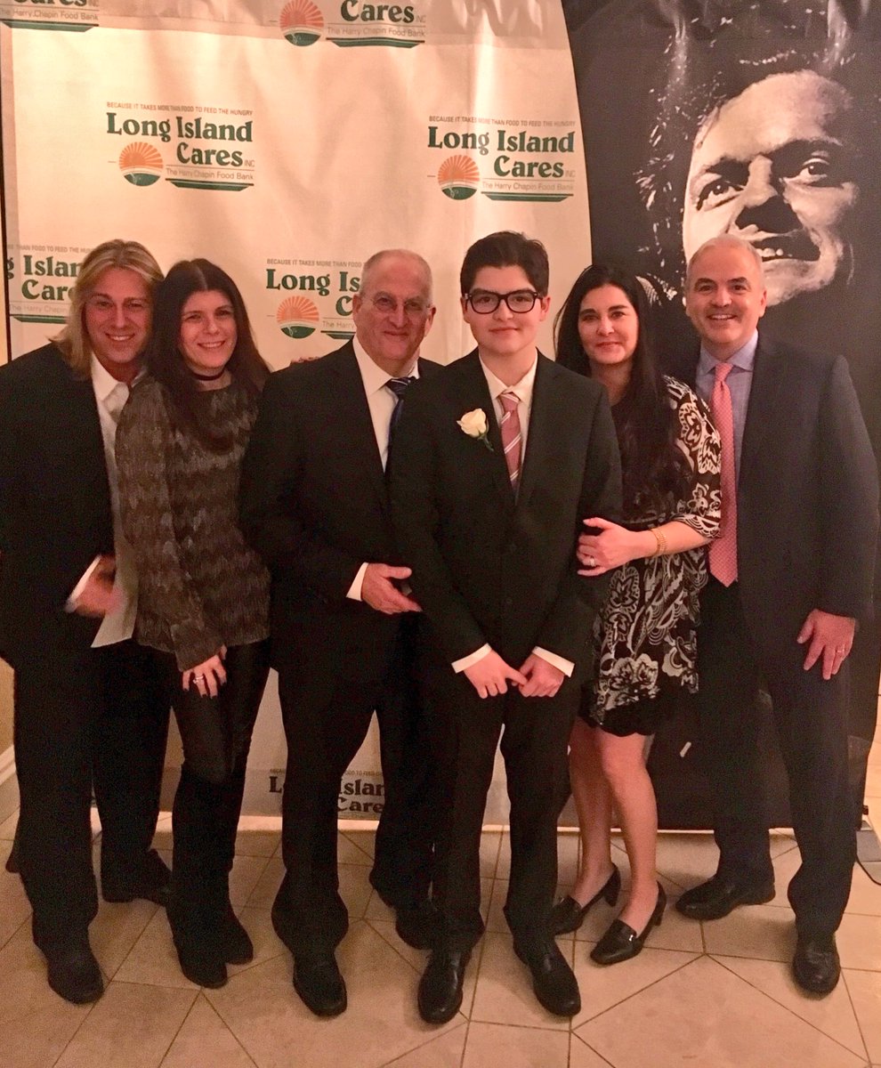 CoryCares's tweet photo. Thank you @LongIslandCares for this incredible honor and an amazing night! Please watch video here: https://t.co/AfN129EZWn #teamNKH  #EndHunger https://t.co/0HLmQly7H2