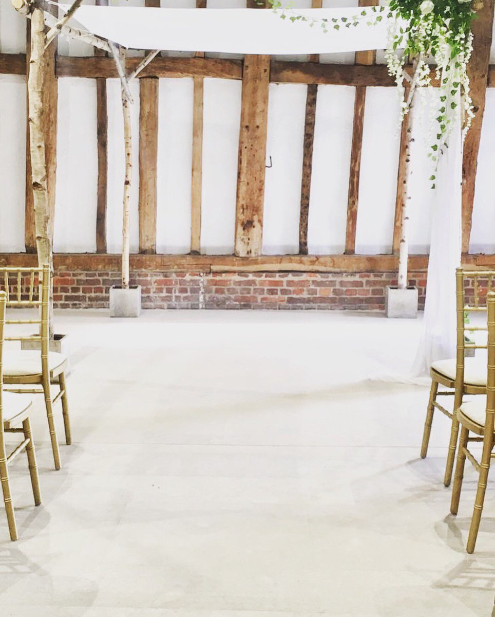 GreatBarnVenue's tweet photo. Sneaky Peek 🌱🌿🍃
#weddingvenue #styledshoot #londonwedding #vintage #barnwedding #RusticStyle #chuppah #decor https://t.co/kVnCyQS3Kf