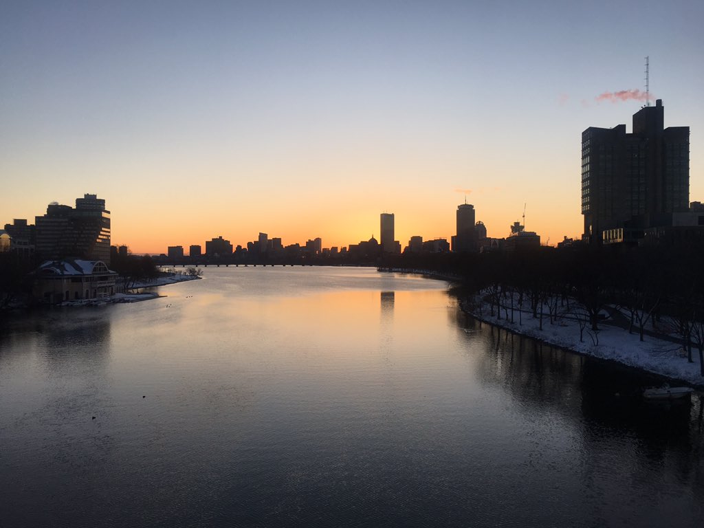 Emjay1028's tweet photo. It's not quite my season yet but it was soooooo good to watch the #sunrise over #Boston this morning! ❤️☀️ #ViewFromMorningRun #MJRunsOnSunshine #AndDunks #BUBridge #LousySmarchWeather https://t.co/OAyUarahF0