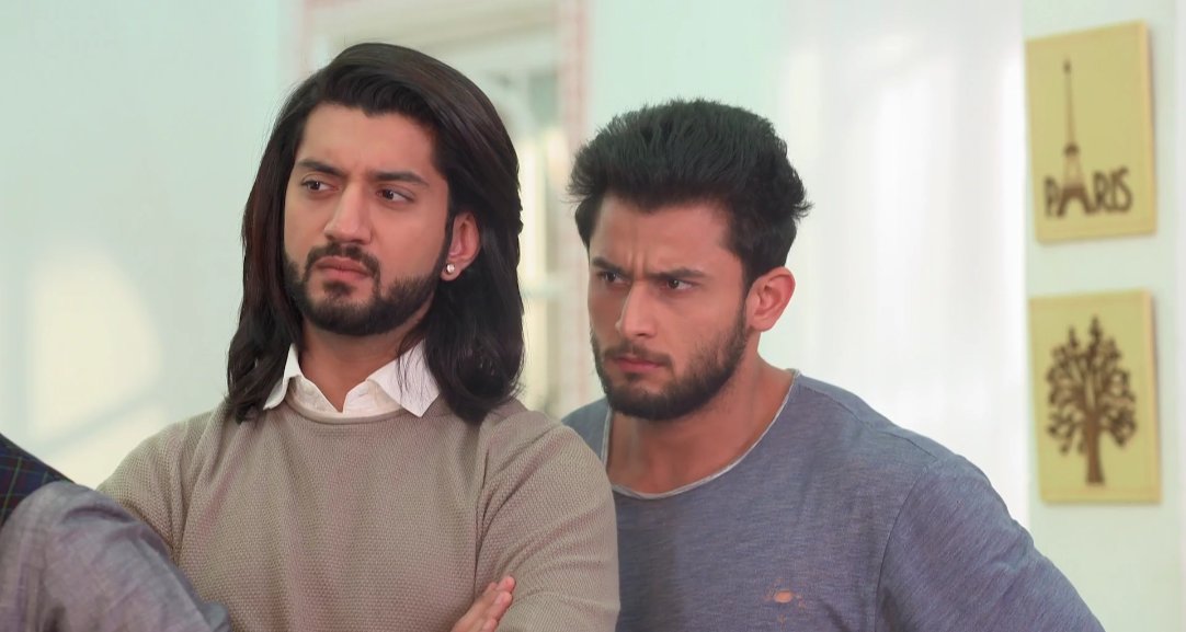 blazing_scars's tweet photo. Audience: After the blunder happenings in epis and the new edition of nayi soch texture 🤔🙄
#ReactionGoals 😍
#Ishqbaaaz https://t.co/Cbbr5ilmmk