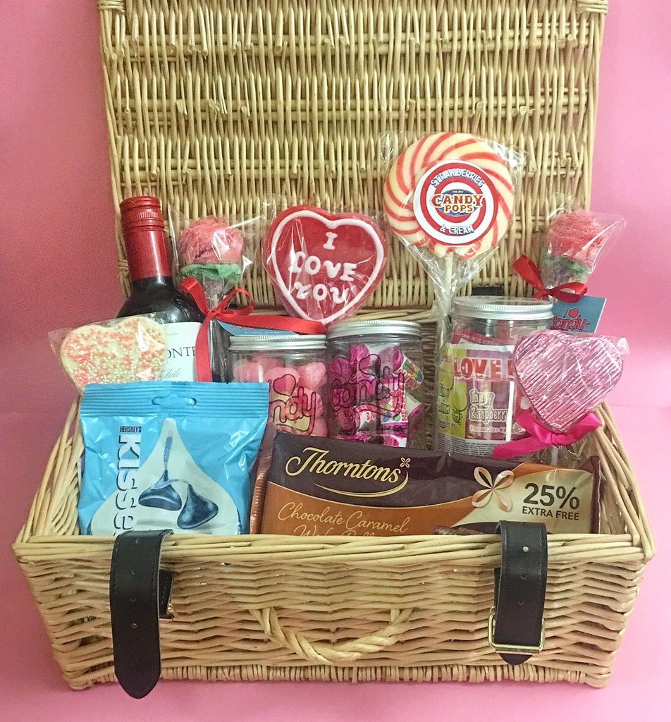 ilovecandy_ng's tweet photo. Treat Mum to something sweet this Mother’s Day with our Wicker Hamper.
#I❤️🍭 #ILoveCandy #Candy #MothersDay #CandyHamper #Hamper #WickerHamper #CandyGift #CandySupplier #CandyInLagos #Lagos #LagosMums #LagosParties #LagosKids #LagosEvents #LagosWeddings #LagosCandy https://t.co/7duLKTs5T9