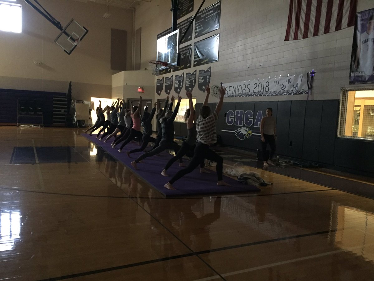 chcaglax's tweet photo. Great 45-minute flow this morning led by senior @marren_jenkins 
#yoga #Hardwork #360Armor 
@chcaeagles @GoCHCA @CHCAPerformance https://t.co/zRMVpBUHEY