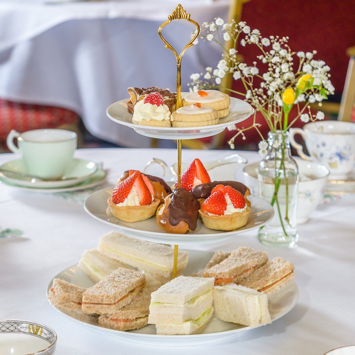 Carfraemill's tweet photo. Stuck for what to do for your amazing Mum or Mummy? We'll sort you out! #MothersDay ideas here https://t.co/PBMGXb58AY including #afternoontea #elevenses #luxurypicnic #nightoff and #hightea in the beautiful #scottishborders. Call us to arrange 01578750750. https://t.co/NrQl2B45tA