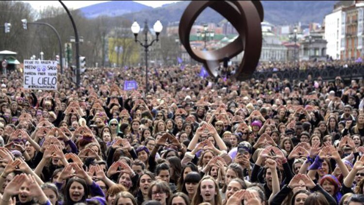 ConIndecisa's tweet photo. Ojalá todos los días fueran #8M 
#Bilbao, todas las ciudades y nosotras, estábamos preciosas.
¡Y LO SOMOS! 💜 👏🏻👏🏻 #Gracias #FelizViernes #FelizFinde https://t.co/JAFUz9H9KT