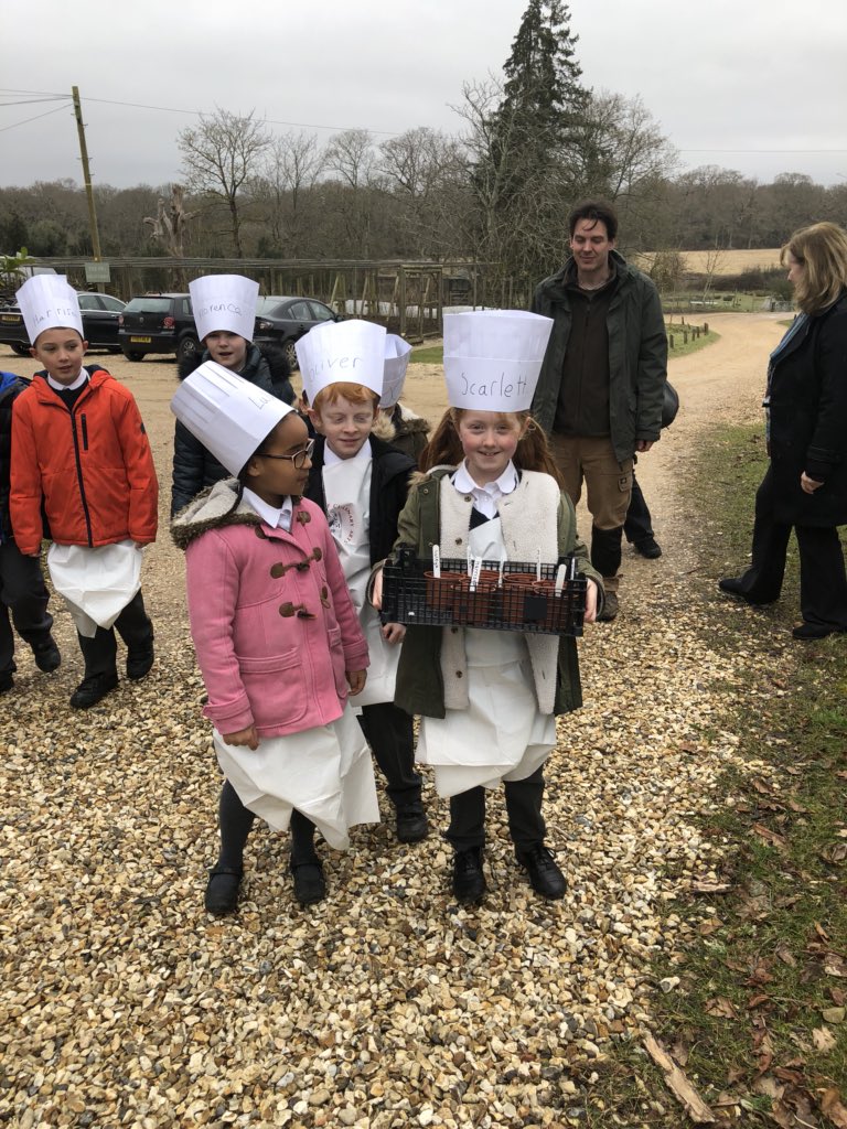 JamesGolding10's tweet photo. A brilliant day with the yr4’s from St Josephs Christchurch @The_Pig_Hotel learning bread &amp; #sustainability @ChefsAdoptaSch @AcadCulArts @SarahHowardcaas @SaraJayneStanes @jwilliamschef @jgerty #NewForest #adpotaschoolweek https://t.co/9i3nRt93H1