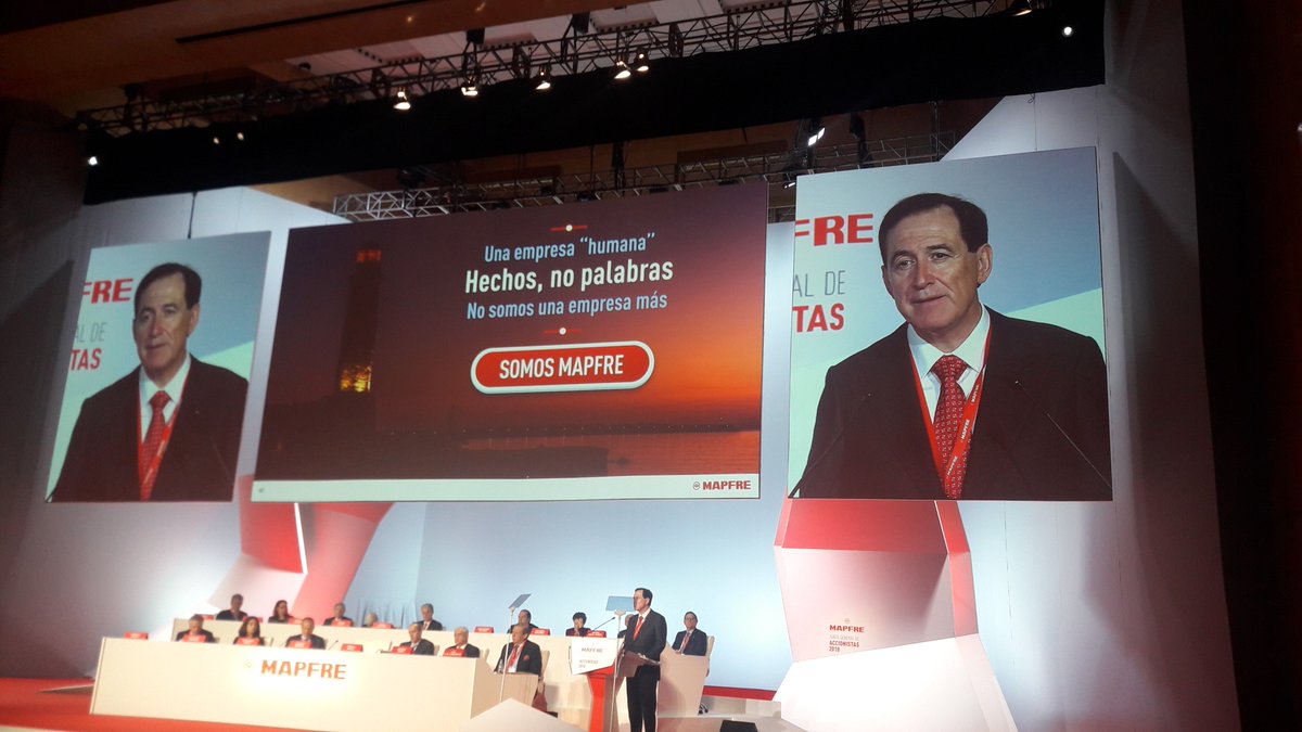 MAPFRE's tweet photo. "Creemos en el desarrollo económico vinculado a las personas. Además de ser rentables, queremos que nuestra huella social sea positiva, que aquellas sociedades en las que operamos, sean mejores". @ahuertasmejias #JGAMAPFRE18 https://t.co/1BD8Cx0aIQ