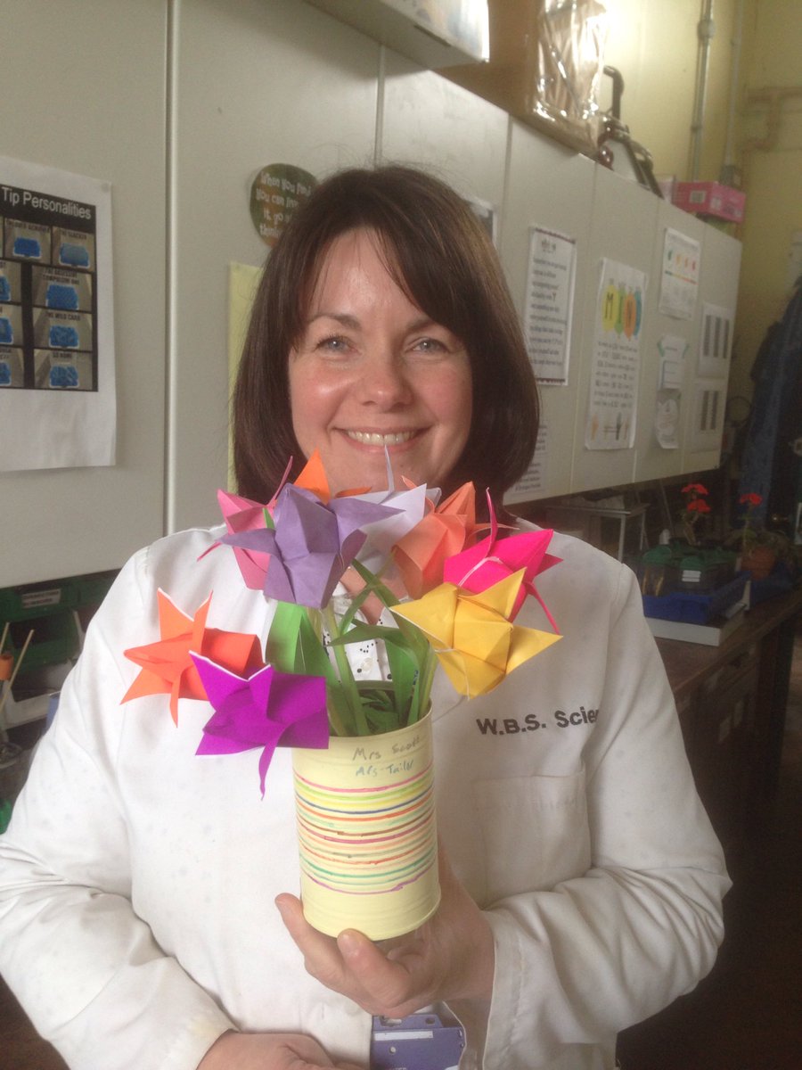 vivtaylor14's tweet photo. Origami tulips we made with gardening club for mothers day#TECHOGNITION https://t.co/j8fW1Fgabf