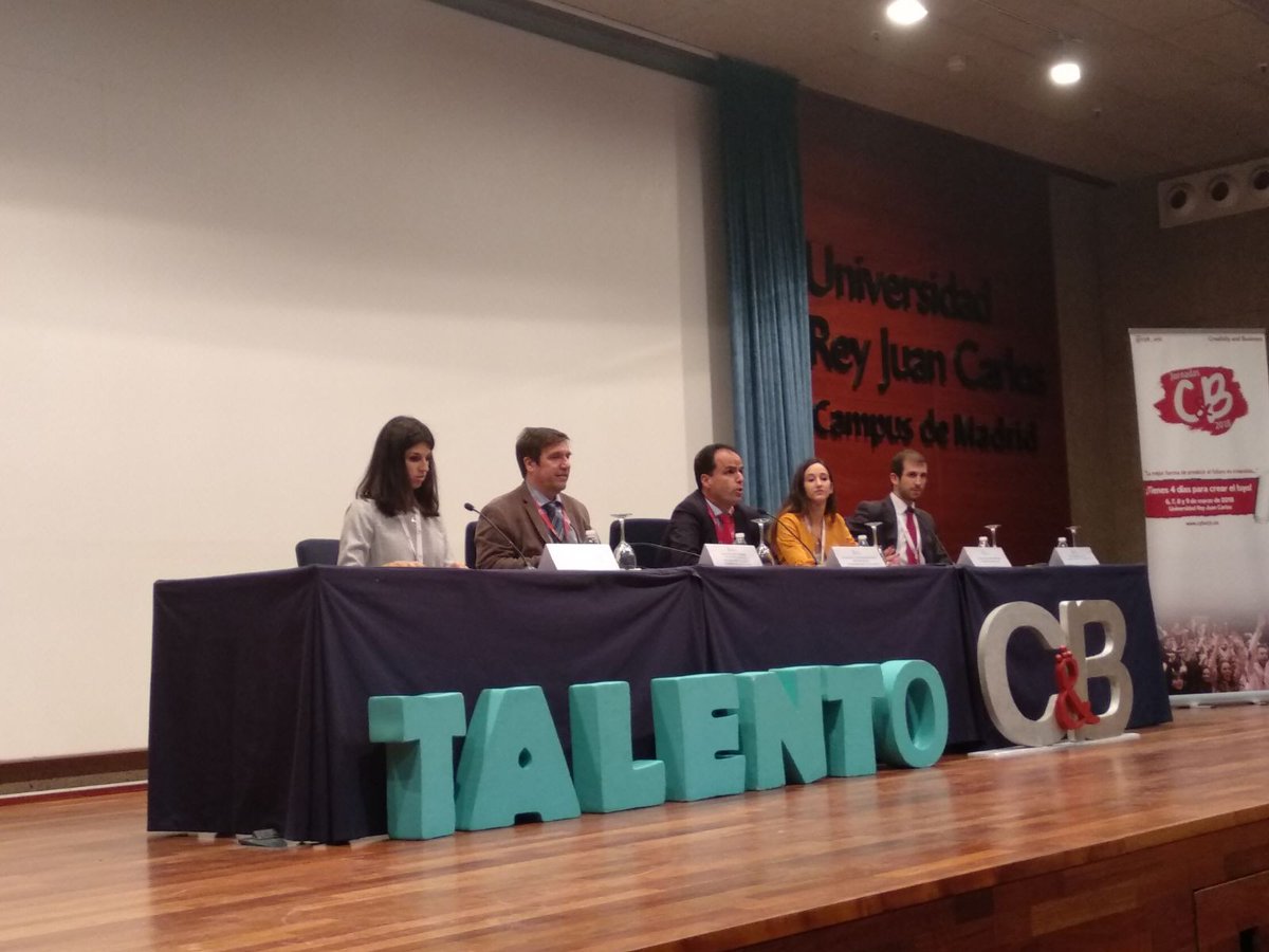 cyb_urjc's tweet photo. Las III Jornadas de C&amp;B quedan clausuradas por el Rector de la @urjc D. Javier Ramos y por el Decano D. José Ramón Monrobe #JornadasCyB2018 https://t.co/q7b8x671CT