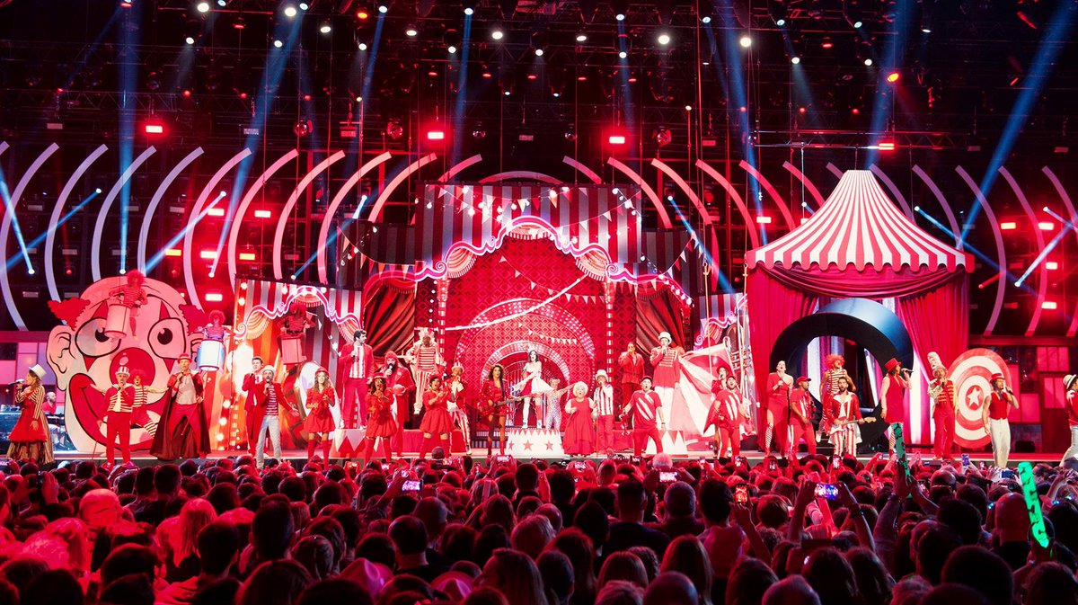 EnfoiresKids's tweet photo. Les Enfoires vous donne rendez vous ce soir sur @TF1 à 21h00 ! #Enfoires2018 https://t.co/WksEOPCK8f
