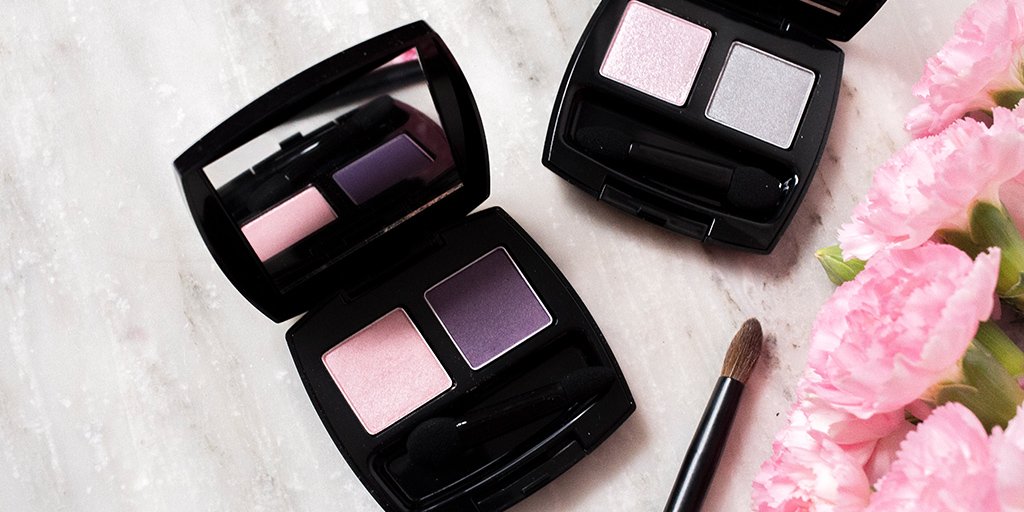 ToWonderlandIGo's tweet image. Swipe on a #velvety #softfinish in #highimpactcolor w/ True Color #Eyeshadow Duo! #AvonRep youravon.com/dmarie7981 avon4.me/2uzGEWY