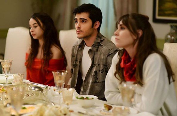 İstanbullu gelin 40.bölüm kıyafetleri
dizikiyafeti.com/istanbullu-gel…

#istanbullugelin #kostüm #styling #startv #dizilerdekimnegiymis #dizikiyafetleri #dizisponsorlari #aslıenver #dizikiyafeti #aslienver #istanbullugelindizisi #startv #ayrılıkzor #ozcandeniz #aslienver #istgelintv