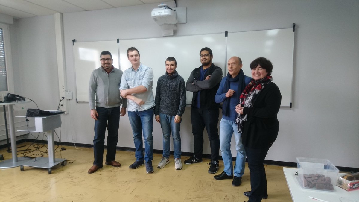 CyrilFaucher's tweet photo. Le jury a délibéré ! 3 équipes ont été récompensées, bravo à tous pour les propositions de nouveaux usages dédiés aux futurs produits numériques de votre @UnivLaRochelle #LPIRM #IUT #UX #Applications #Mobile https://t.co/uDADyzimNR