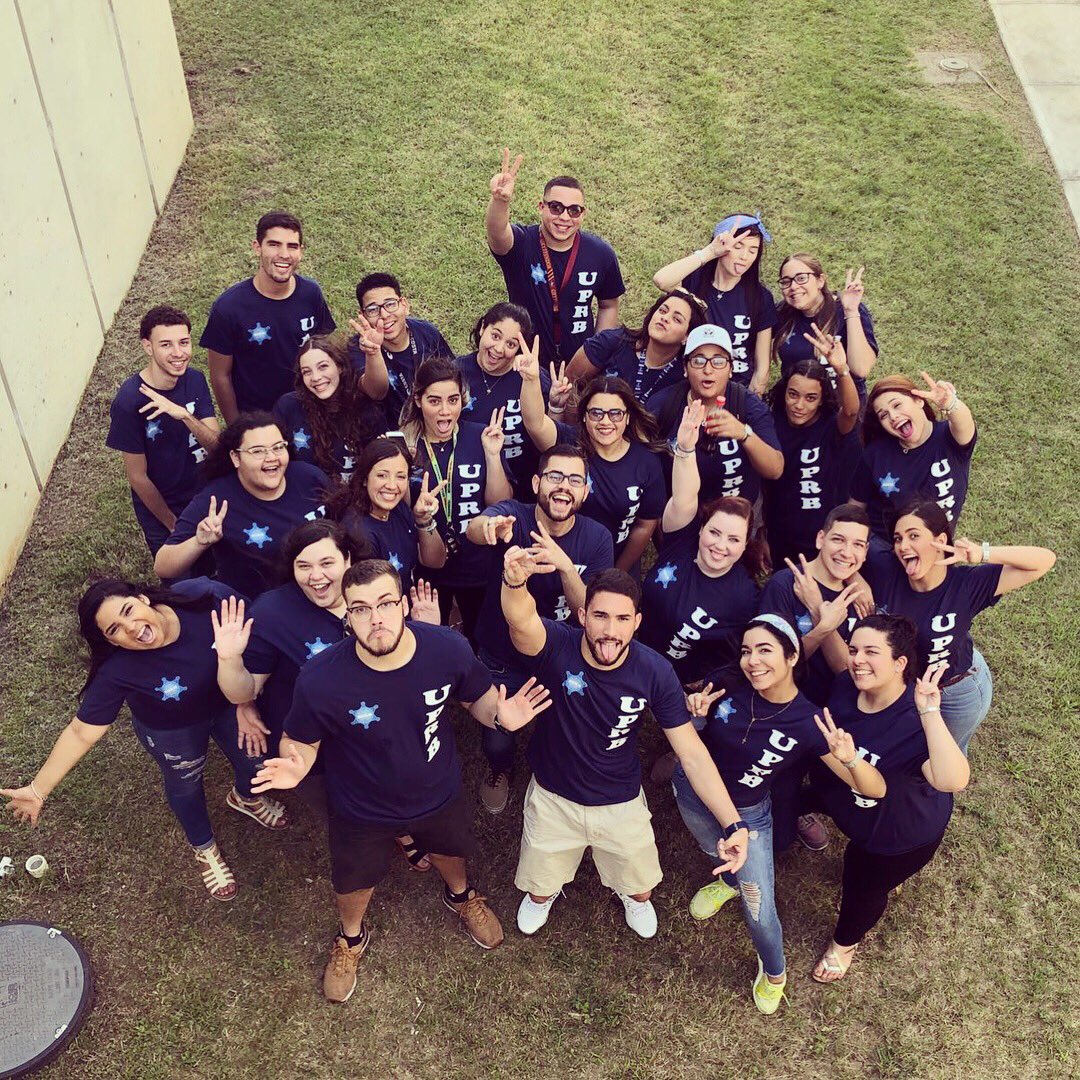 shrmuprb1's tweet photo. ¡¡¡En equipo, brillamos más!!! ⭐️ 

En el día de ayer con algunos de nuestros miembros estrenando nueva camisa de SHRM UPRB. 
#Vamospormás #SangreAzul #TEAM5152 https://t.co/HmXciWgukj