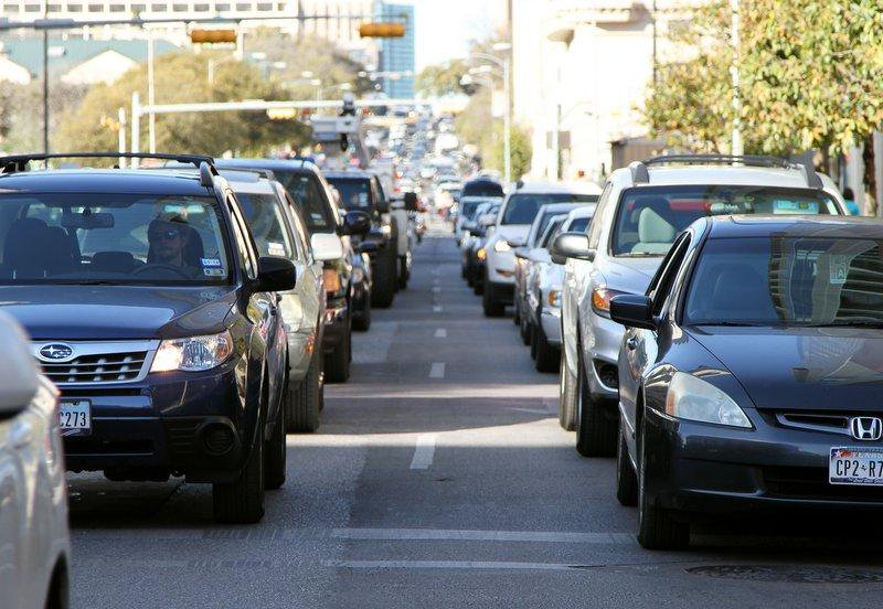 MrScottHendrix's tweet photo. To update you on #DetourDay in #Austin here's a video clip of the morning rush hour. Watch closely... It'll start moving...wait for it...wait... https://t.co/OjfugA5vu7