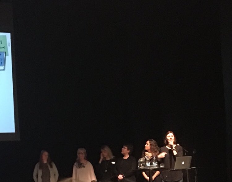 Fick hjälp av dessa fantastiska STL-deltagare idag! Så kul att få se det arbete som pågår i era klassrum. Modigt att presentera för alla lärare i grundskolan i Uddevalla. Hoppas att fler från #BLSTL får möjlighet att sprida sitt arbete lokalt! Stort tack till er! 👏