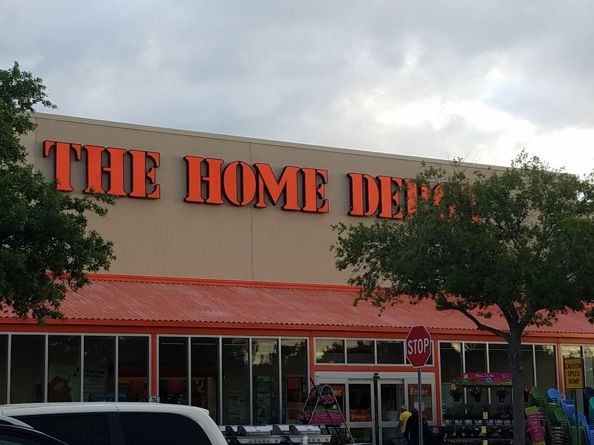 Cinbadsnyder's tweet photo. Largo, FL...stopped in yesterday and cashier Wanda was great! @d_finan @skauffman78 @jcatbsu @P_Rod2024 @don https://t.co/0KE4SFAaQM