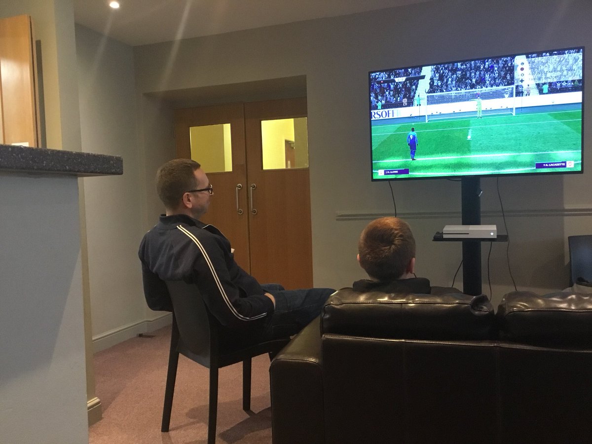 TendringTlg's tweet photo. @Tim_Morfin desperate for a game!! https://t.co/MMcTgGHqAL