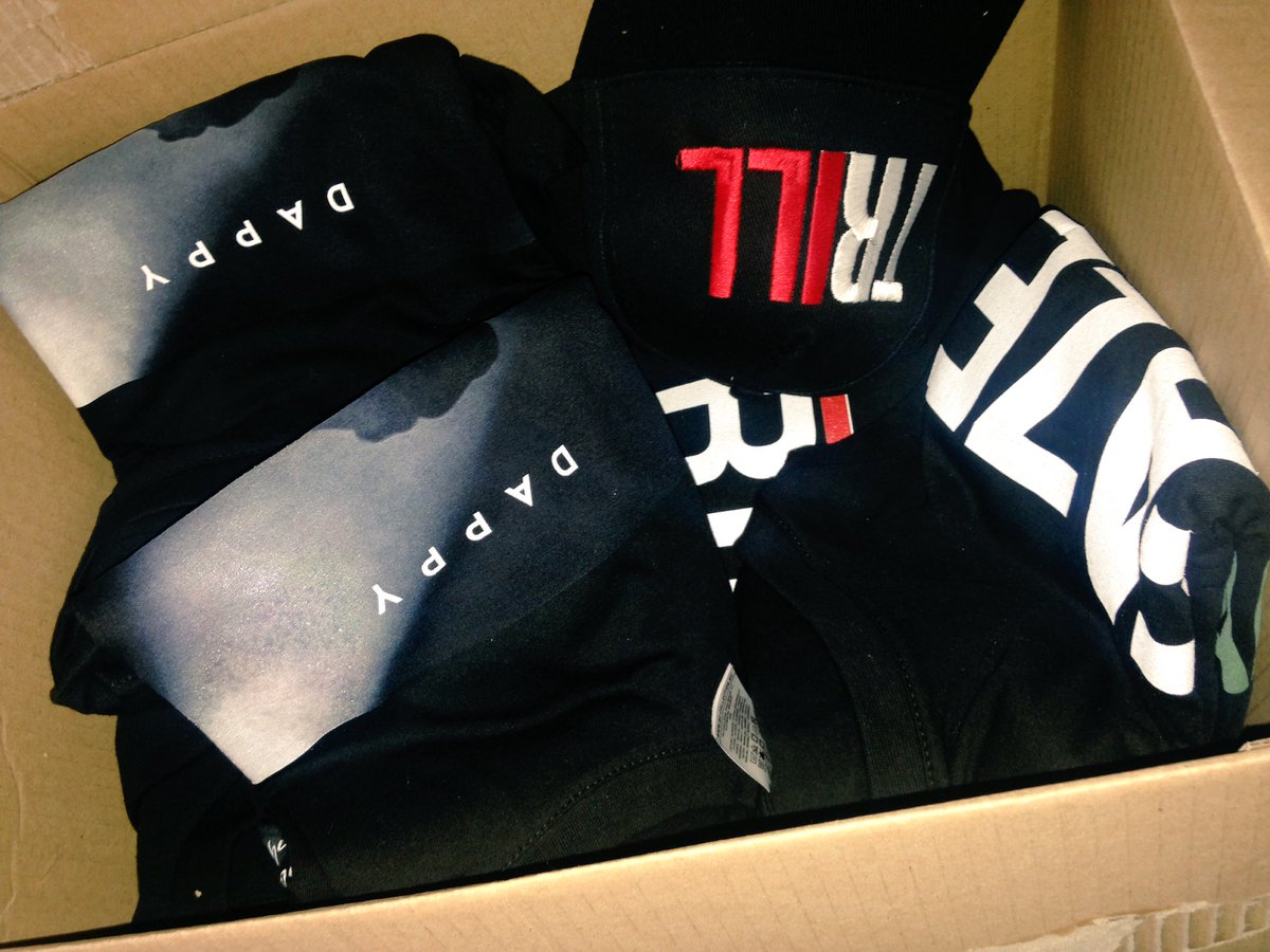 StefanieStreet's tweet photo. 📦 Sending out the last orders today before the weekend, thank you to all you beautiful people supporting @TheDappy @ImRichardRawson #FazerAKASixFigure 🔥 https://t.co/b6vUqpT2qe