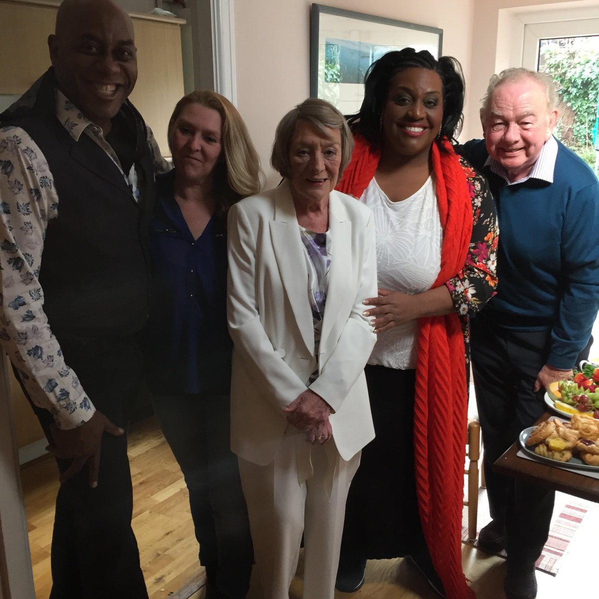 thismorning's tweet photo. We loved surprising special mum Jill in time for #MothersDay, with the help of @AlisonHammond2, Ainsley Harriott, and Jill's daughter Holly who came all the way from France! 💐 https://t.co/FIkiLPzvxF