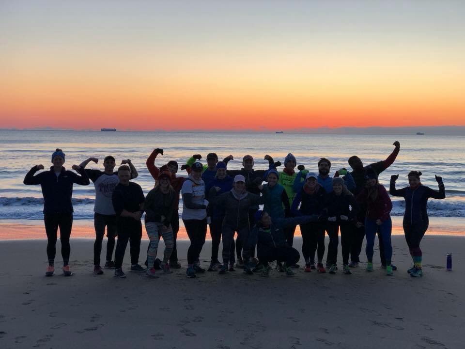 KallyPal's tweet photo. this group is the only reason I would wake up at 4:45am on a FRIDAY πͺπ» #FlexFriday #fatarmfriday #sunrise #NovemberProject #NP_VB https://t.co/E5tiuOdjwS