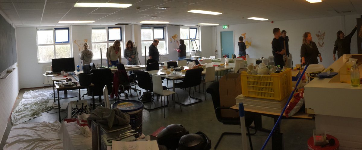 Lekker bezig <a href="/NLDOET/">NLdoet</a> ! Make-over van trainingsruimte <a href="/HaagsAsiel/">Haags Dierencentrum</a>! #muurschilderingen @OranjeFonds @HaagseUitdaging <a href="/DenHaagDoet/">DenHaagDoet</a> <a href="/Sandra4Events/">Sandra 4 Events</a>