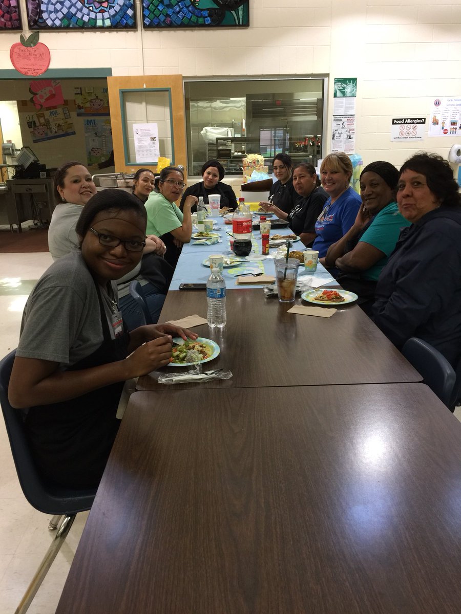 ReddixChef's tweet photo. Lisa is enjoying a chalupa with her peers on the job. They are having a baby shower during their lunch! Community at work is fun! #adultlife #ReddixInspired #NISDinspired #MartinElementary https://t.co/P4a0kgtZm1