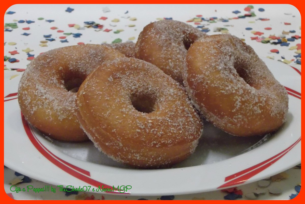 ajoapappai's tweet photo. Ajò a Pappai!!!: Doughnuts. Trovi la ricetta passo passo qui → https://t.co/HP9777ozeX
#ajoapappai #comfortfood #ricette #recipes #England #food #foodie #foodblog #tradizione #traditional #dolci #desserts #RI20 https://t.co/3TCMK5EPRZ