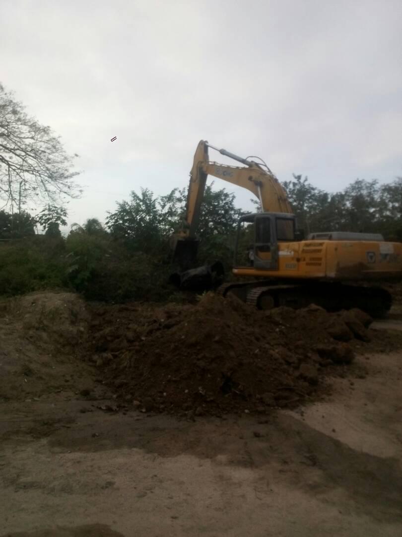 Hoy continuamos con la sustitución de tuberías de 21" en el sector el Lochal gracias al presidente <a href="/NicolasMaduro/">Nicolás Maduro</a> y el gobernador <a href="/JULIOLEONYARA/">JULIO LEÓN HEREDIA</a>