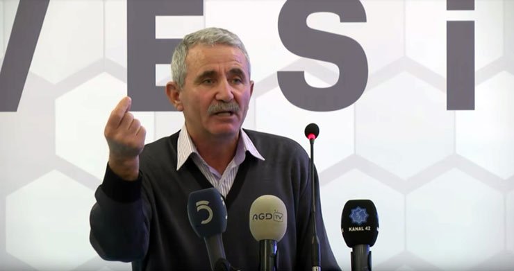 DikenComTr's tweet photo. Çiftçinin şeker isyanı: Yanlış yaparsam özür dilerim ama o gözünüz gibi baktığınız bebelerin kanser olacağını göreceksiniz, neredesiniz yahu neredesiniz
https://t.co/VDs2bORlWx https://t.co/IYuIuYl3hz