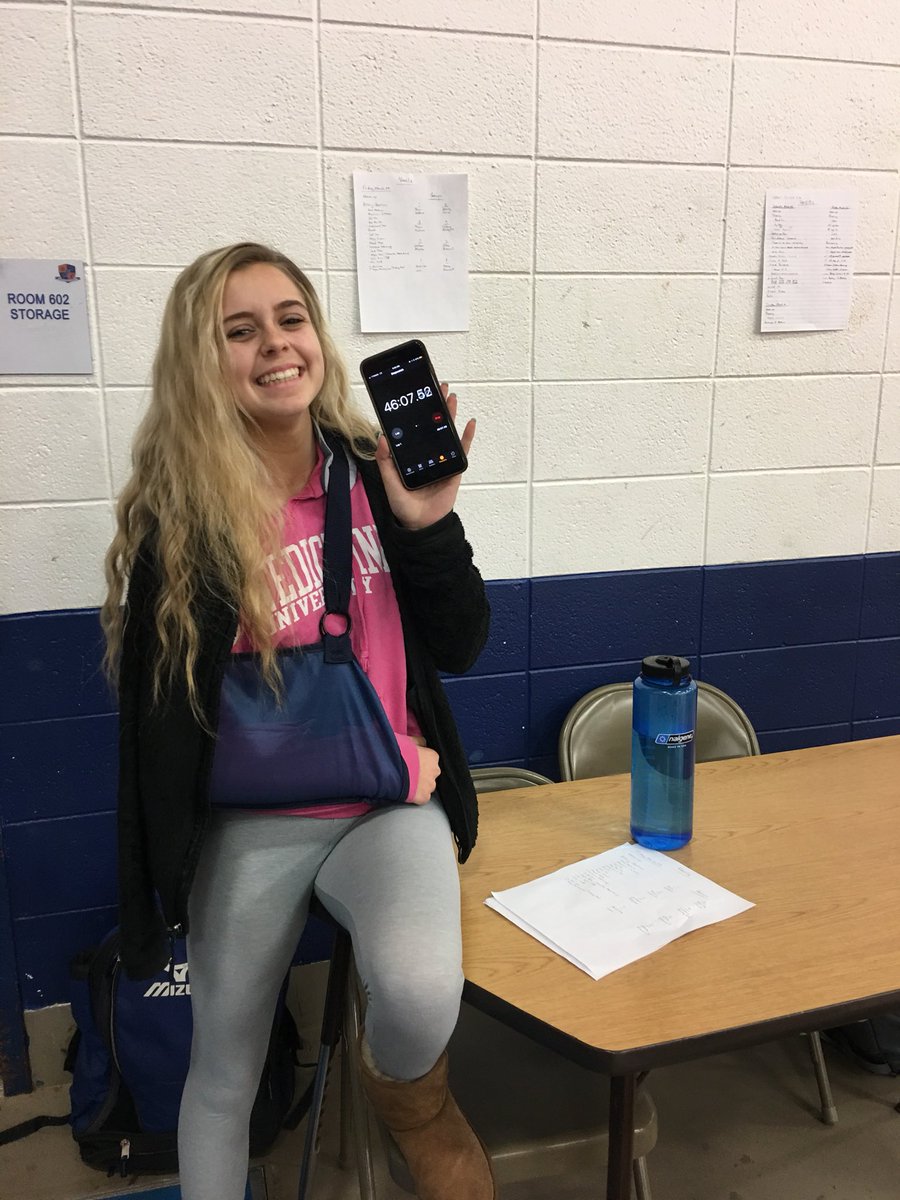 bisonfastpitch's tweet image. Couldn&apos;t have run the stations so smoothly without our official timer @payton_pugliese  - hoping for a speedy recovery! Need her back hitting instead of timing! #HopingForTheBest