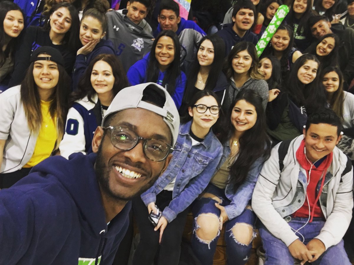 MrSpeed204's tweet photo. Univision LA Taping at LHS today! #lhslobos #lobopride #UnivisionLAandMe #asbsquadgoals #lifeofanasbadvisor https://t.co/0ktgU8WnHd