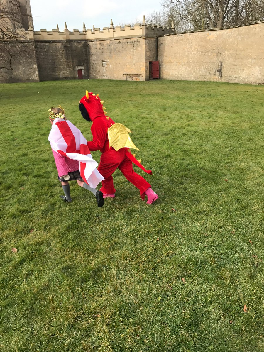 SHAWorksop's tweet image. Oh no the dragon has taken the princess #savetheprincess year 2 #schooltrips
