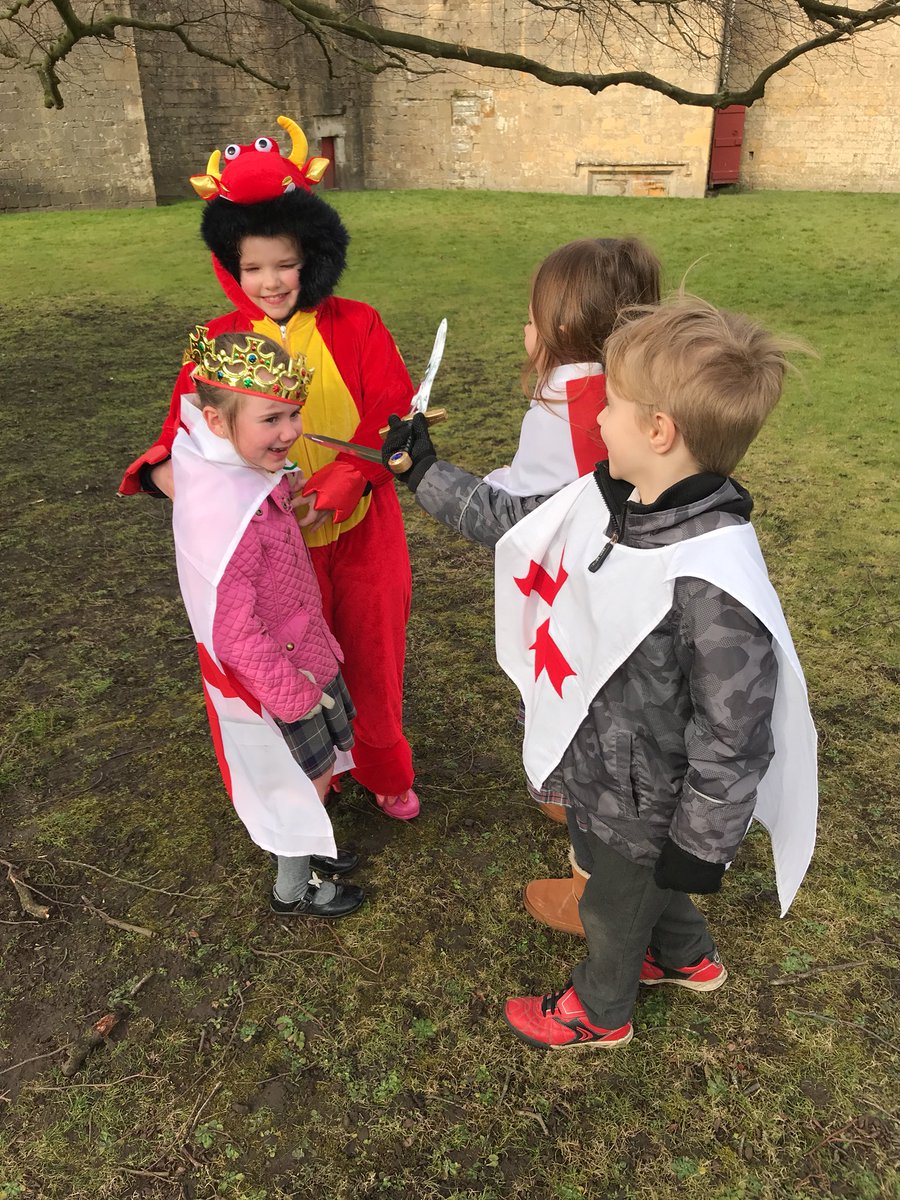 SHAWorksop's tweet image. Oh no the dragon has taken the princess #savetheprincess year 2 #schooltrips
