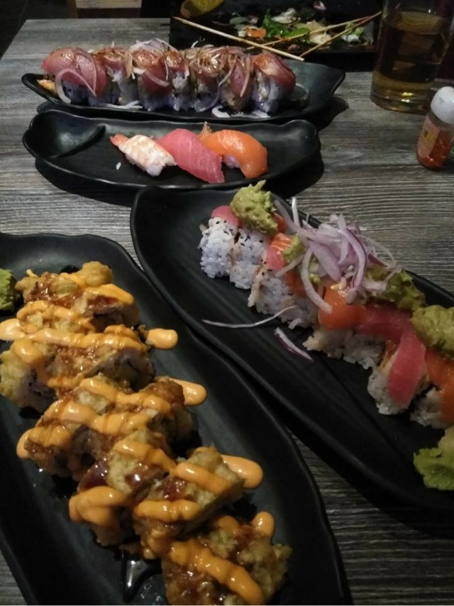 SushiR91's tweet photo. Let’s just Say it Looks Great and it Taste Amazing! Get your Taste Buds Ready for the Best Sushi Rolls Around! #sushi #bar #riverside #sushirolls #fresh #prettyrolls #delicious https://t.co/2iH6tYxTHL