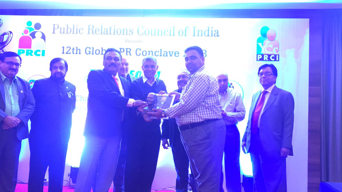 Chaitrataori's tweet photo. Symbiosis Centre for Media and Communication received the award for the Best Mass Communication Institution for the Year because of its outstanding contribution to the profession, industry and society at the Chanakya Awards 2018. 

@SCMCPune @prcitweets #PRCI #PRCItweets https://t.co/OW75MqXN2i